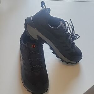 Merrell Womens Trail Sneakers with Subtle Pink Logo